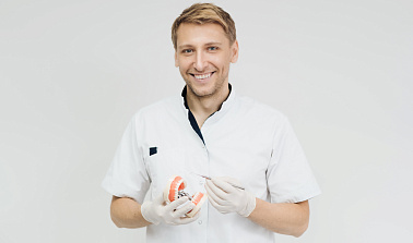 Сколько зарабатывает стоматолог: доходы и перспективы профессии